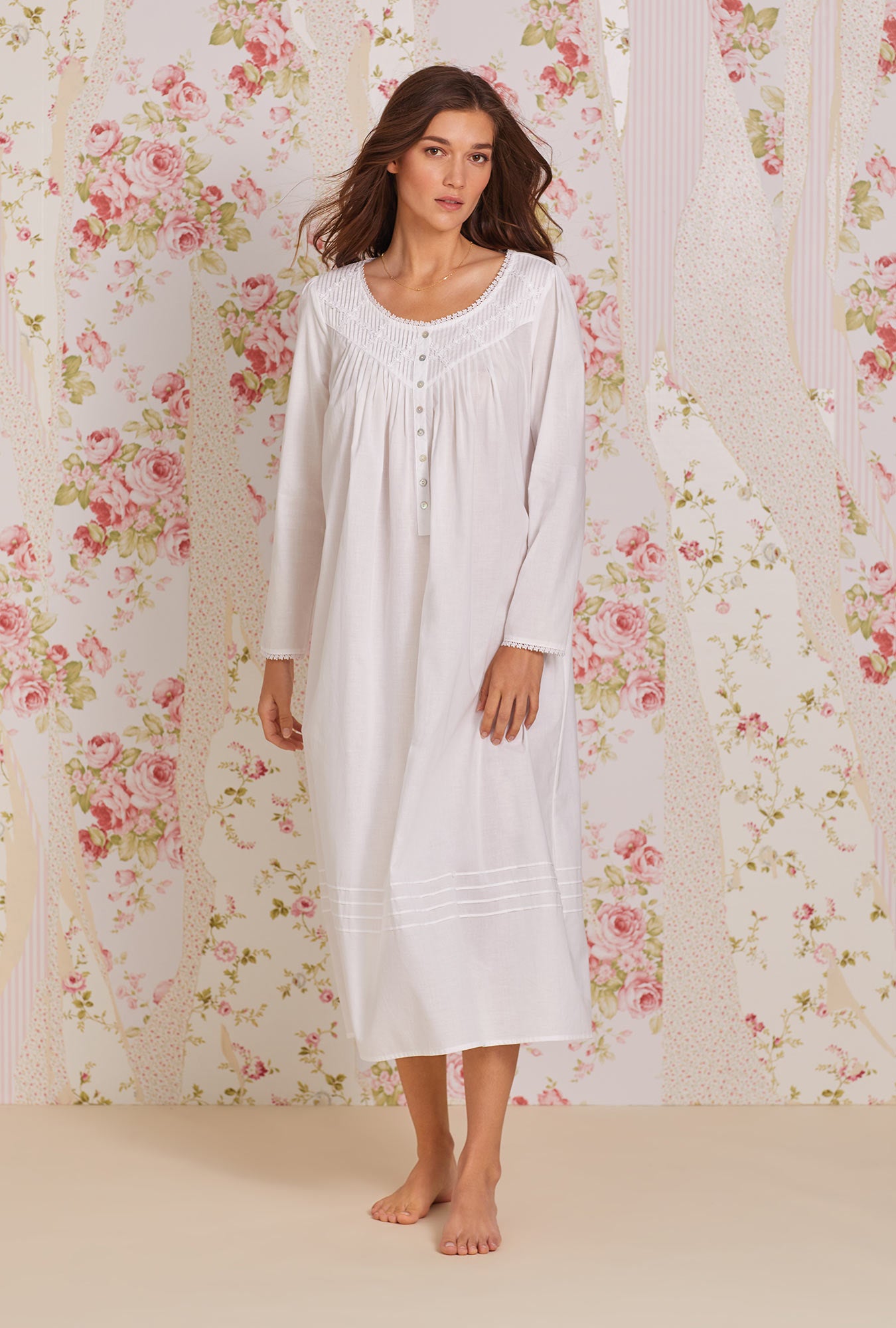 Nightgown PLUS SIZE White Pure Cotton and Crochet Lace. Romantic