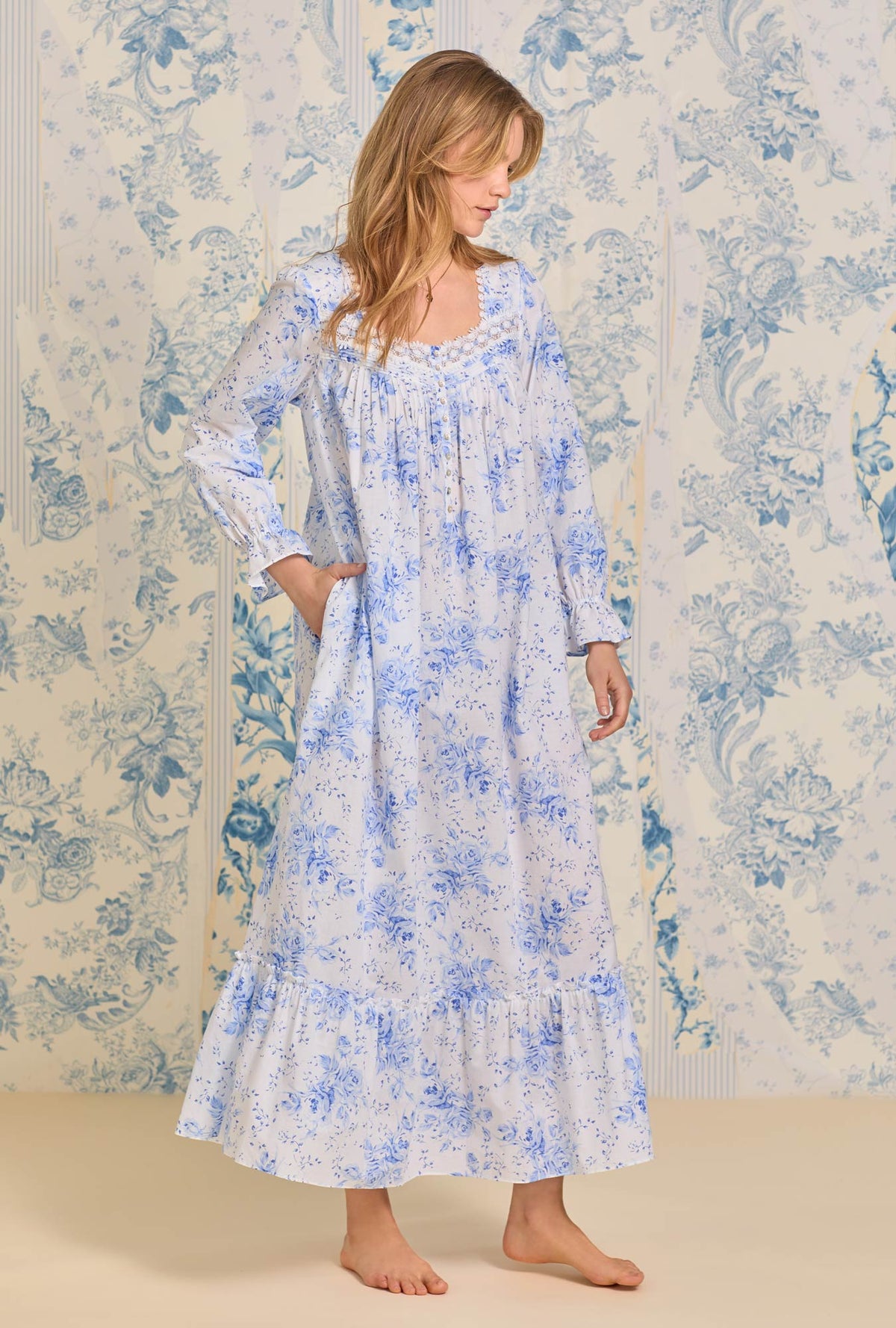 Romantic Blues Long Sleeve Cotton Nightgown