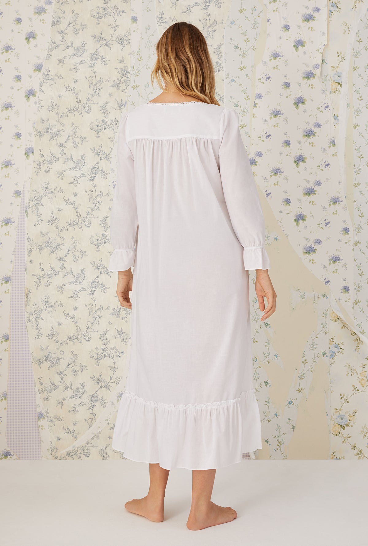 Comfortable white nightgown In Various Designs 